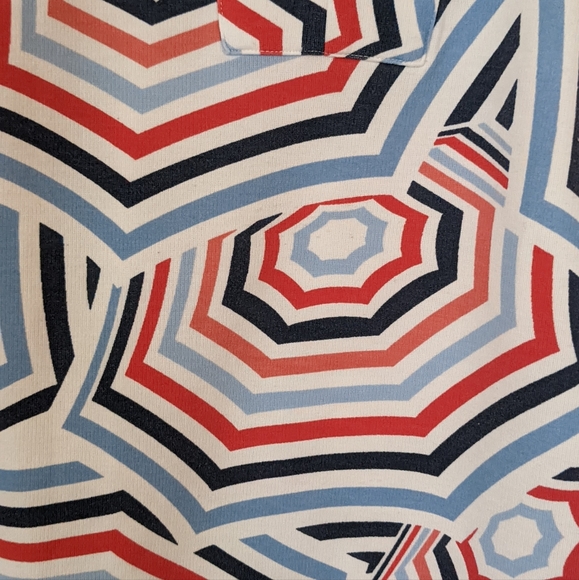 Crown & Ivy Medium Fun Summer Umbrella Pattern Tank Blouse - Picture 3 of 10